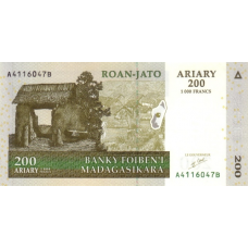 P 87a Madagascar - 200 Ariary Year 2004